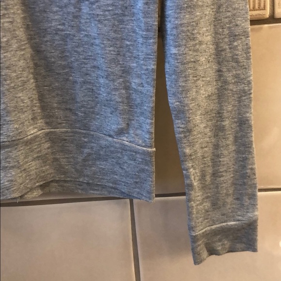 H&M v-neck grandpa style button up light weight long sleeve cardigan top - Picture 7 of 9